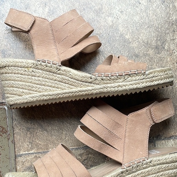 Eileen Fisher strappy wedge espadrille sandal - Picture 8 of 8